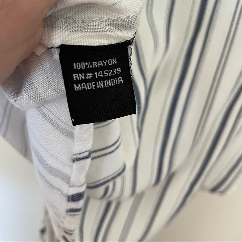 Style Envy White&NavyStriped ButtonDownShort SleeveTop.Size XLJuniors - Picture 7 of 7